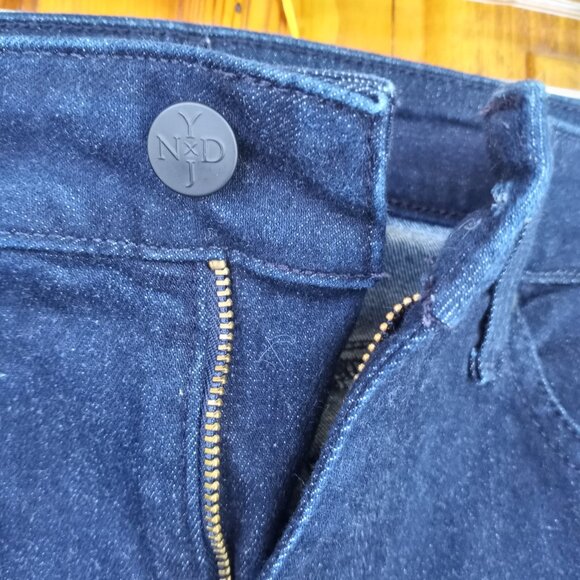 NYDJ Marilyn Straight jeans  LIKE NEW - Picture 4 of 7